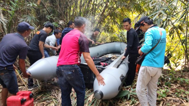 
 Perahu dan Golok Haidir Ditemukan, Pencarian Korban Diduga Tenggelam Terus Dilakukan