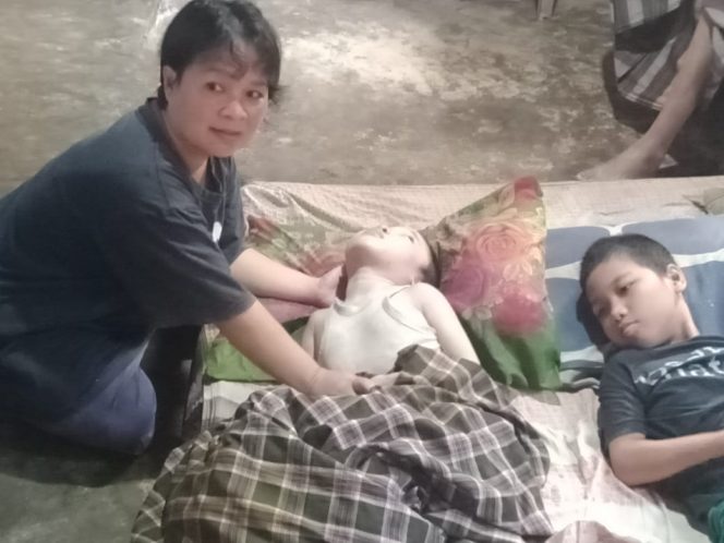 
 Alami Lumpuh Layu, 2 Kakak Beradik Butuh Uluran Tangan