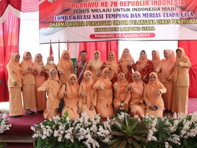 
 Wujud Syukur Dharmawanita Persatuan Unsur Disdik Gelar Perlombaan