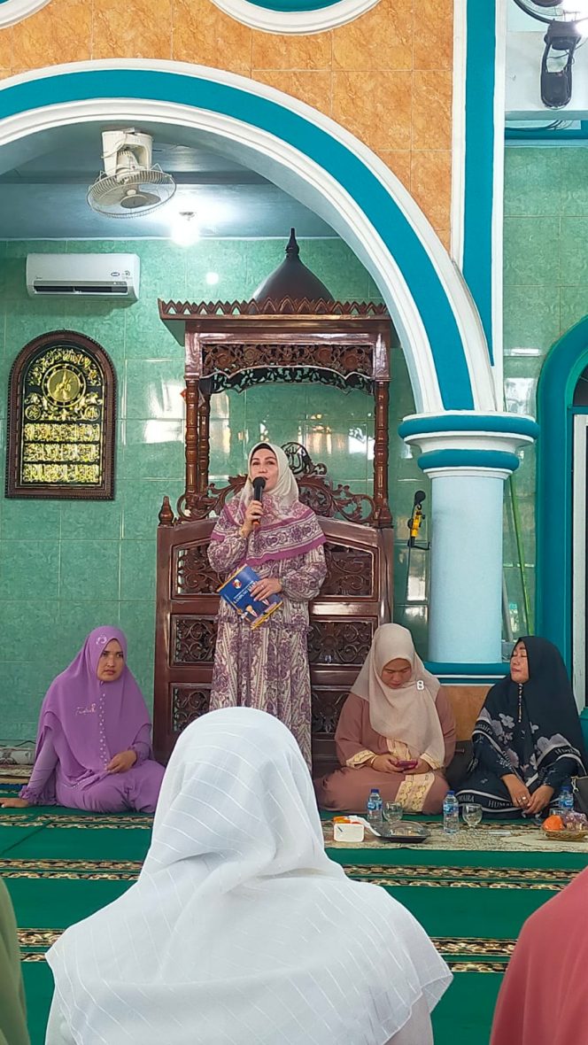 
 Hj. Devriyana Peringati Maulid Nabi Muhammad Bersama Masyarakat