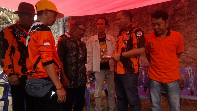 
 Peduli Sesama, PP Lampura Sambangi Korban Kebakaran