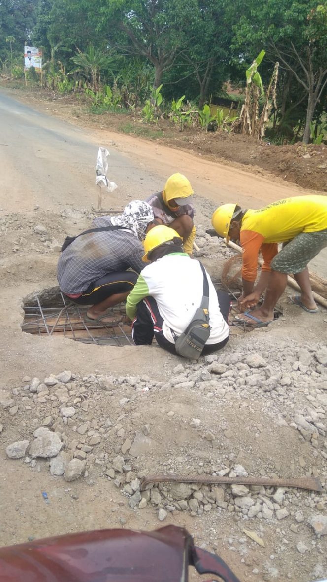 
 Proyek Siluman Drainase dan Gorong -Gorong di Gedungraja Disoal, Pasalnya Amblas Sebelum Serah Terima