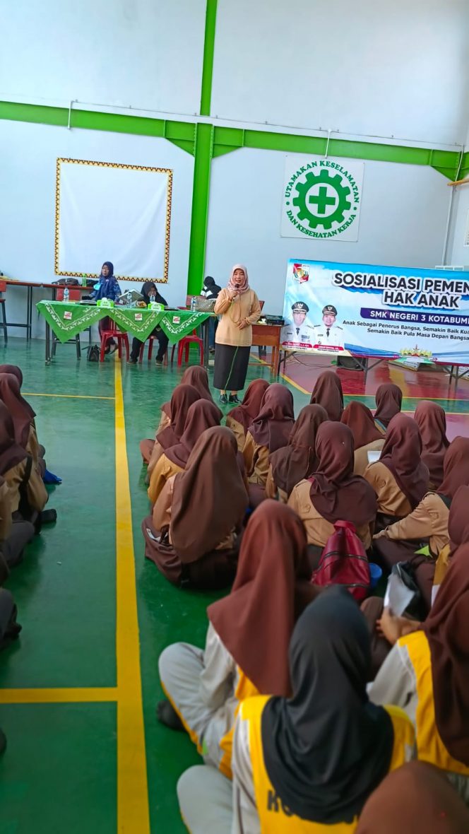 
 Cegah Pernikahan Dini, Dina Jajaki SMKN 3 Kotabumi