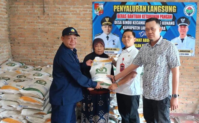 
 Desa Bindu Salurkan 2.560 Kg Beras CBP ke KPM