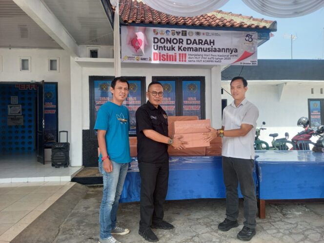 
 Polres Lampura Suport Pelaksanaan Donor Darah PWI dan RDD