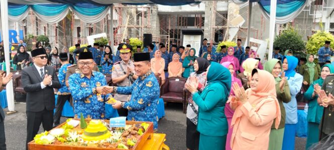 
 Puncak HUT Korpri Digelar Potong Tumpeng Hingga Kegiatan Sosial