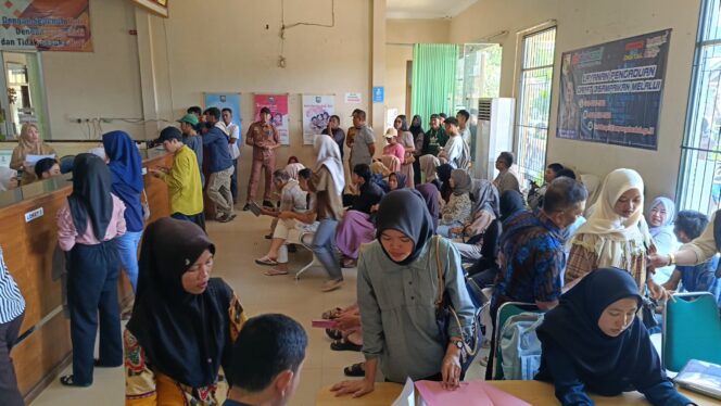 
 Usai Lebaran Pencari Kerja Mulai Serbu Kantor Disdukcapil