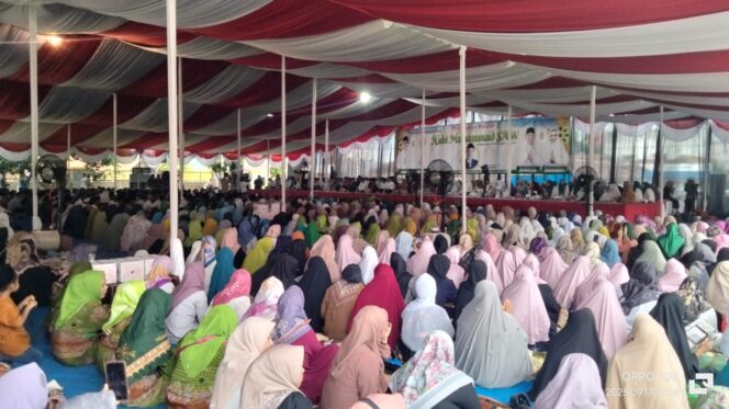 
 Bupati Peringati Maulid Nabi Bersama Ribuan Masyarakat Lampura