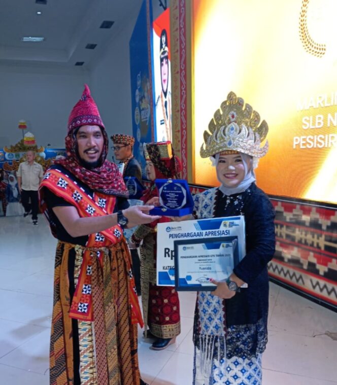 
 Yusnida Dinobatkan Terbaik I, GTK Dedikatif Kepala SD SE Provinsi Lampung