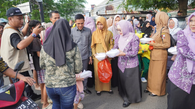 
 Bunda PAUD Ajarkan Anak Berbagai di Bulan Ramadhan