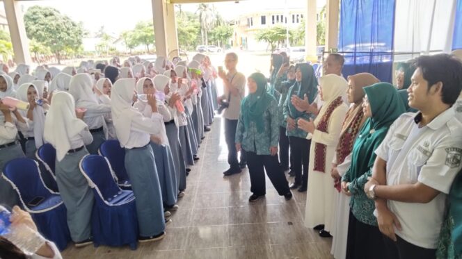 
 Generasi Glowing, drg.Meri Kampanyekan Minum TTD di SMAN 3