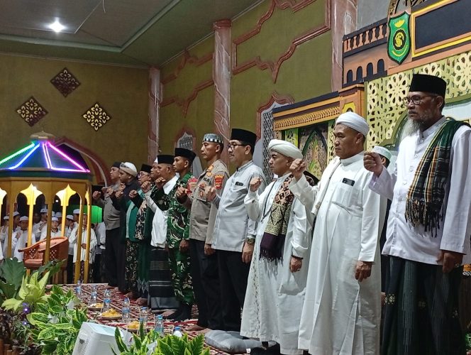 
 Gelar Manakib Kubro, Ponpes Walisongo Bagikan Sedekah